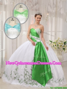 Modern Ball Gown Sweetheart Embroidery Quinceanera Dresses