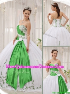 Luxurious Latest Ball Gown Sweetheart Quinceanera Dresses with Embroidery