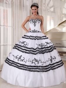Impression White and Black Quinceanera Dress Sweetheart Floor-length Tulle Embroidery Ball Gown