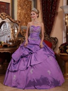 Brand New Lavender Sweet 16 Dress Sweetheart Taffeta Appliques Ball Gown