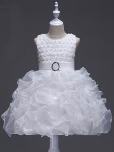 White Organza Lace Up Scoop Sleeveless Knee Length Little Girls Pageant Gowns Ruffles and Belt