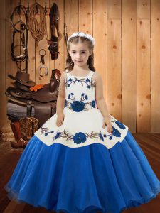 Pretty Sleeveless Floor Length Embroidery Lace Up Kids Pageant Dress with Blue