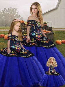 Great Royal Blue Ball Gowns Tulle Off The Shoulder Sleeveless Embroidery Floor Length Lace Up Quinceanera Gowns