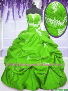 Stylish Sleeveless Appliques and Pick Ups Lace Up Quinceanera Dresses