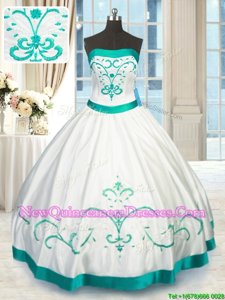 Designer Strapless Sleeveless Satin Quinceanera Dresses Beading and Embroidery Lace Up