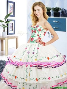 Hot Sale Ruffled Ball Gowns Vestidos de Quinceanera White Sweetheart Organza and Taffeta Sleeveless Floor Length Lace Up